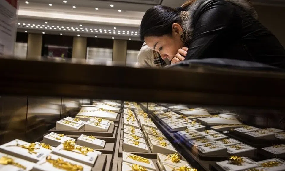 Giá vàng thế giới giảm 'sốc' sau tin Trung Quốc ngừng mua